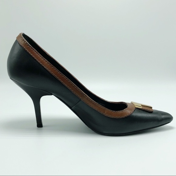 Tory Burch Pump with Gold T detail. - Picture 3 of 8